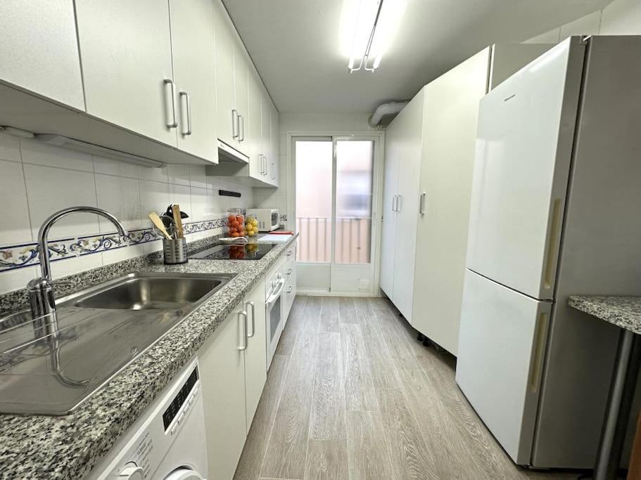 Piso En Linares Zona Centro Con Parking Gratisアパートメント エクステリア 写真