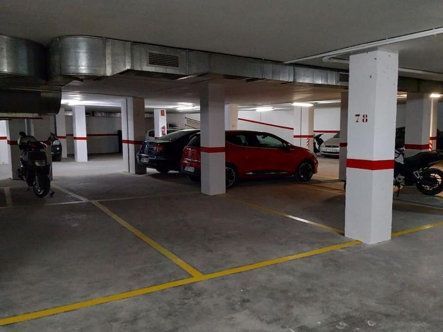 Piso En Linares Zona Centro Con Parking Gratisアパートメント エクステリア 写真